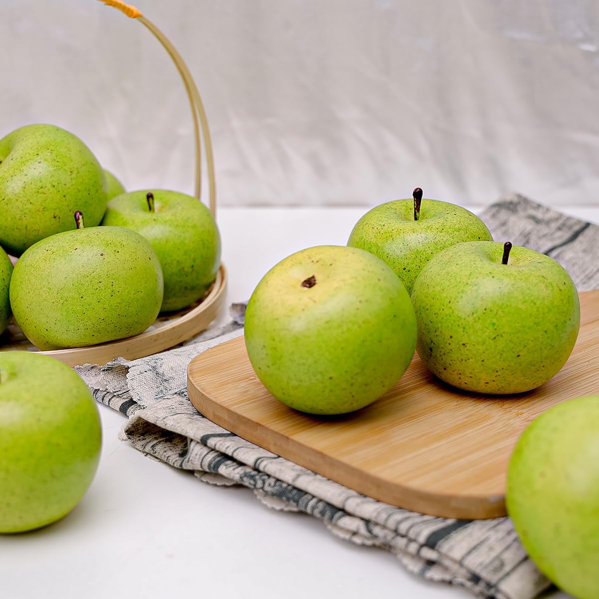 Aldernest 6 Pcs Artificial Green Apple Faux Fake Apples Fruit Decoration, 7.04 ounces