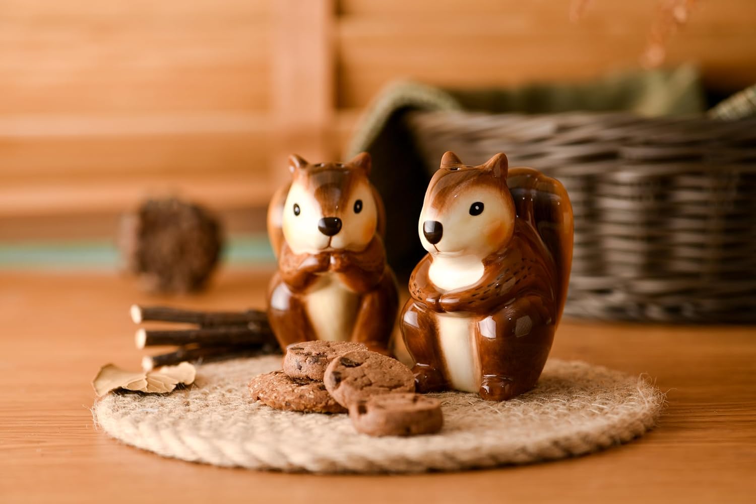 Aldernest Squirrel Salt & Pepper Shaker Set, Handpainted, Dishwasher Safe, 0.17 kg, 2 Count