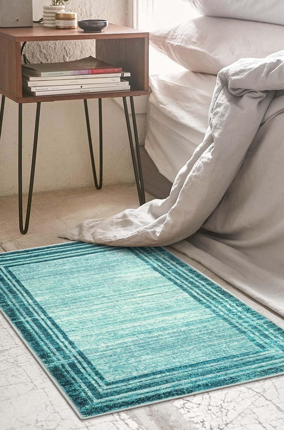 Aldernest Amabel Modern Abstract Area Rug, 1.8 pounds, 2' x 3' (Rectangular), Teal Border/White