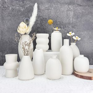 Aldernest White Vases Set of 10, 2.09 kg