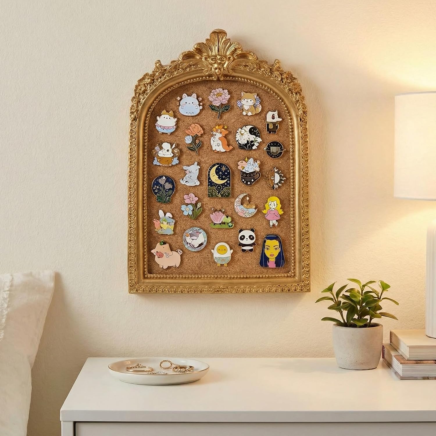 Ashenby 5 x 7 Inch Vintage Pin Display Frame, Decorative Framed Pin Board, Gold